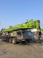 شاحنة رافعة Zoomlion The 80t truck crane is in good condition