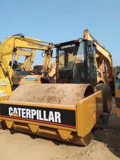 مدحلة لأعمال دك التربة Caterpillar CS583