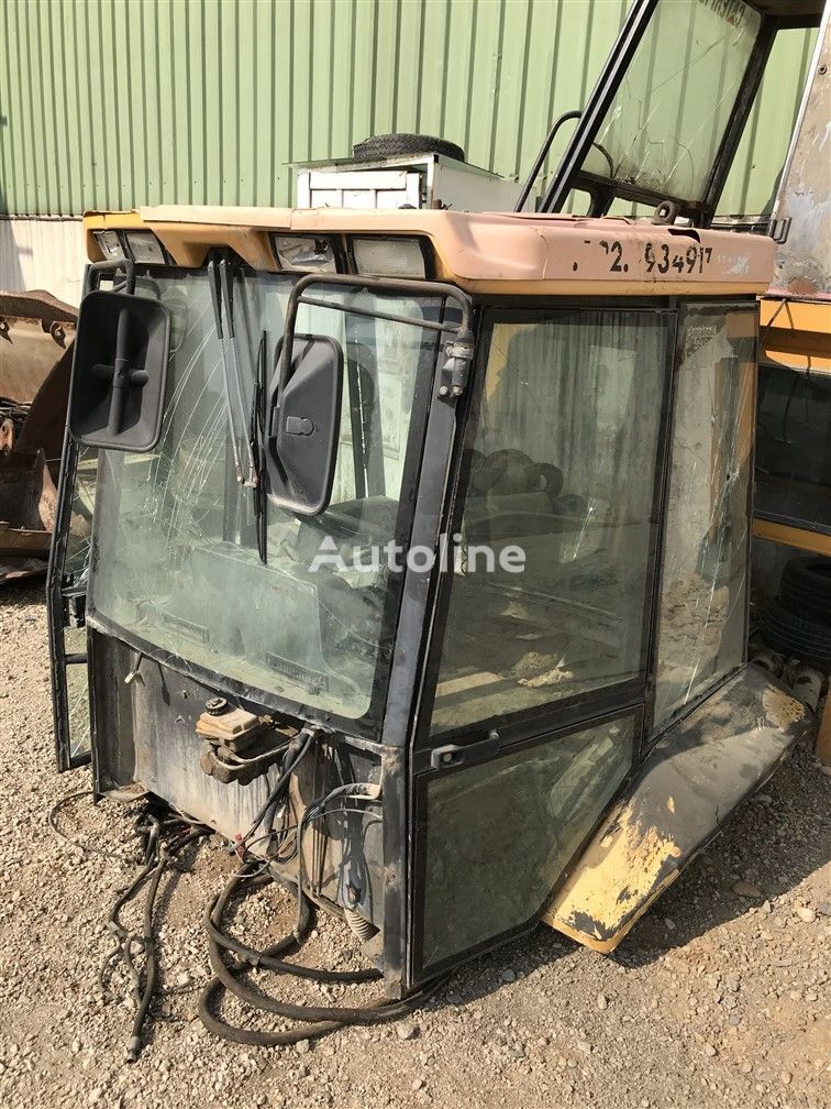 كابينة USED KOMATSU FAI 894 898 BACKHOE LOADER SEAT ELEKTRONIC MATERIAL لـ لودر حفار Komatsu Fai 894 / 898