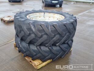 إطار العجلة لجرافة ذات العجلات Pirelli 480/70R34 Tyre & Rim (2 of)